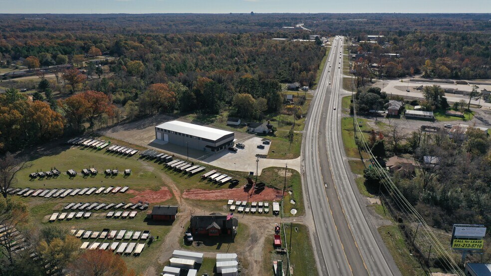 More Photos Of 9238 US Highway 69 N, Tyler Warehouse For Lease