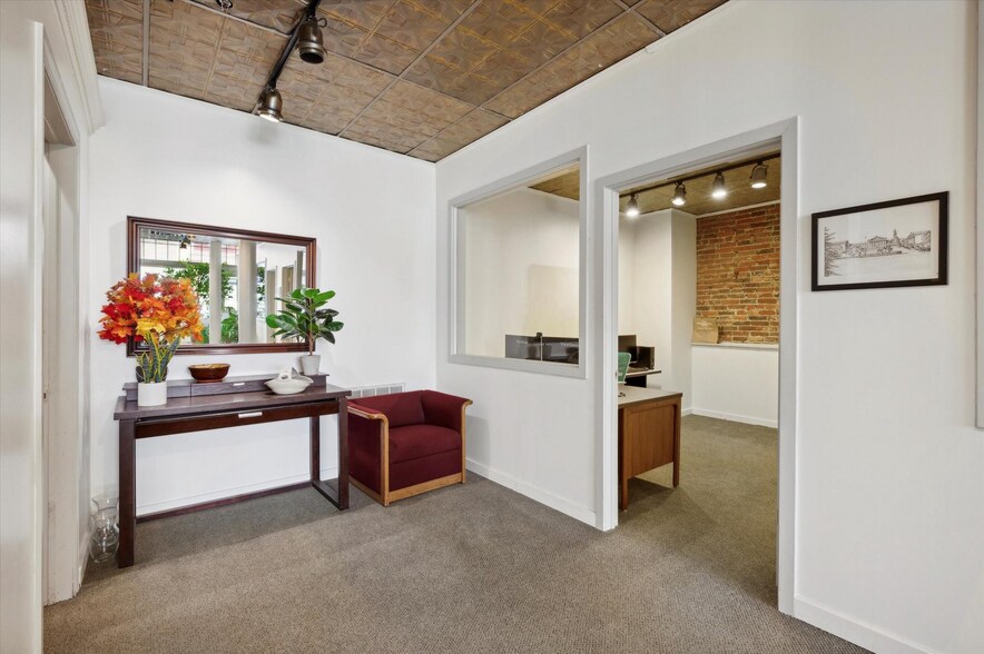 More Photos Of 136-138 N 2nd St, Philadelphia Apartments For Sale