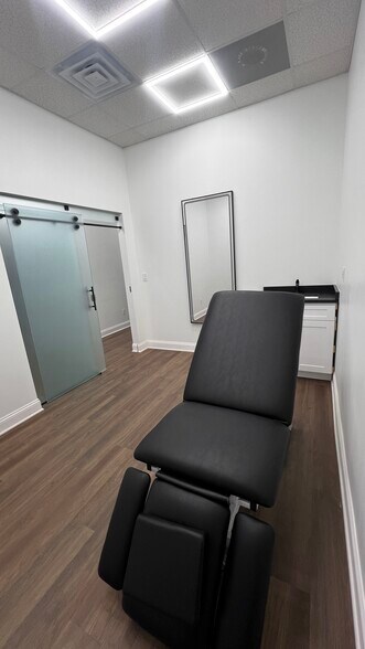 More Photos Of 1651 Powder Springs Rd, Marietta Unknown For Lease