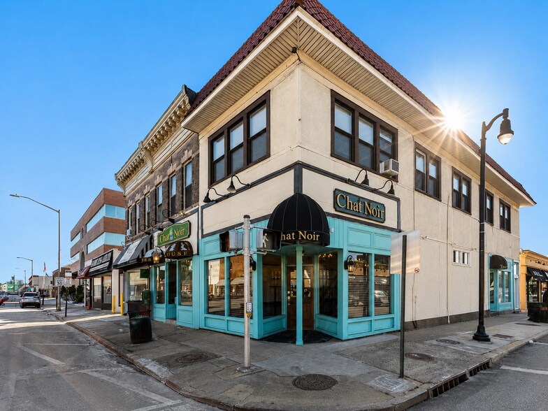 More Photos Of 228 Merrick Rd, Rockville Centre Storefront Retail Residential For Lease