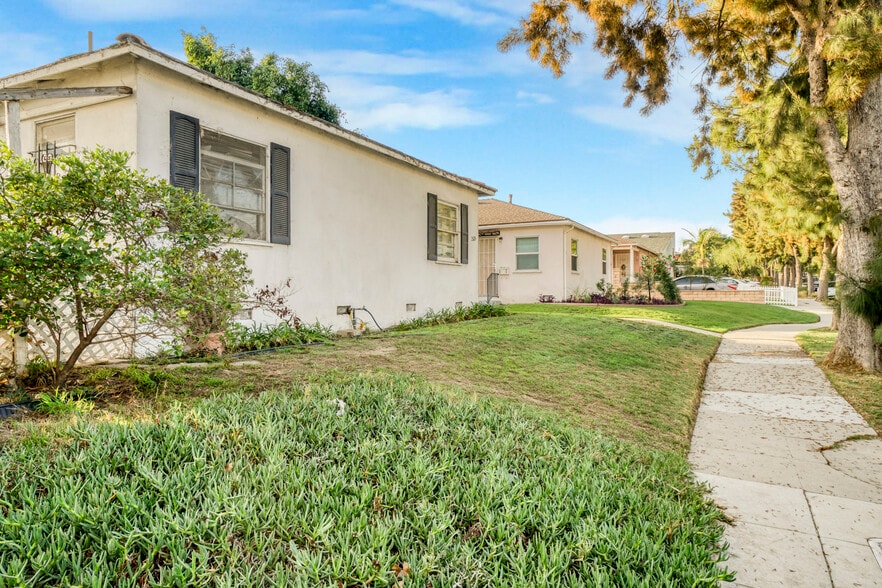 More Photos Of 2626 26th St, Santa Monica Apartments For Sale