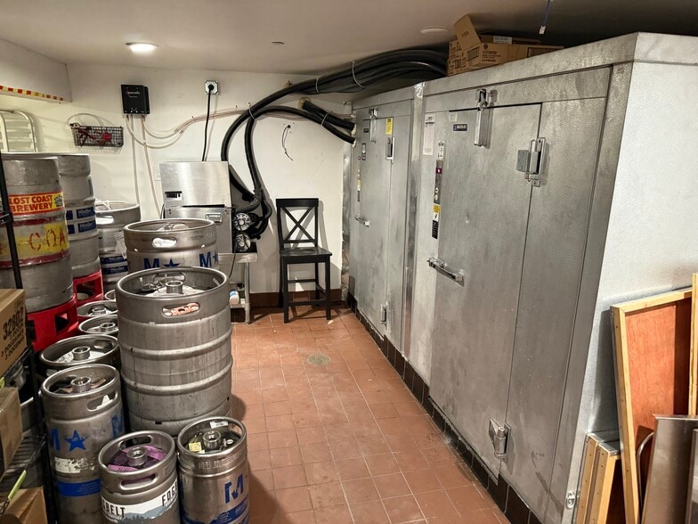 More Photos Of 132 Keller St, Petaluma Restaurant For Sale