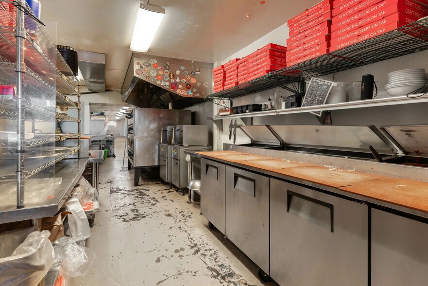 More Photos Of 104 E Route 66, Flagstaff Restaurant For Sale