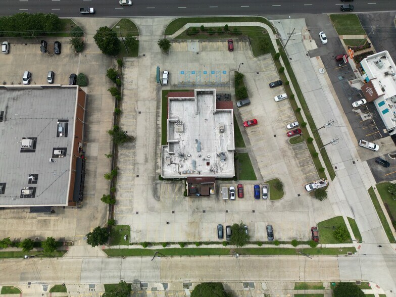 More Photos Of 4601 Veterans Memorial Blvd, Metairie Service Station For Sale