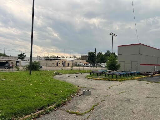 More Photos Of 1609 Northeast Blvd, Wilmington Restaurant For Sale