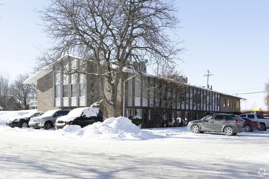 More Photos Of 609 E Jolly Rd, Lansing Medical For Sale