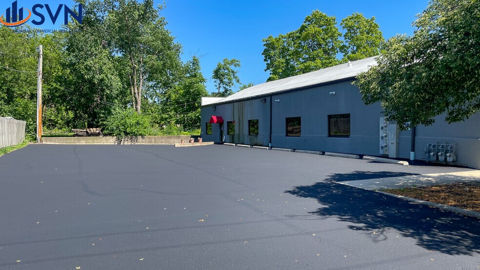 More Photos Of 611 E State St, Geneva Medical For Lease