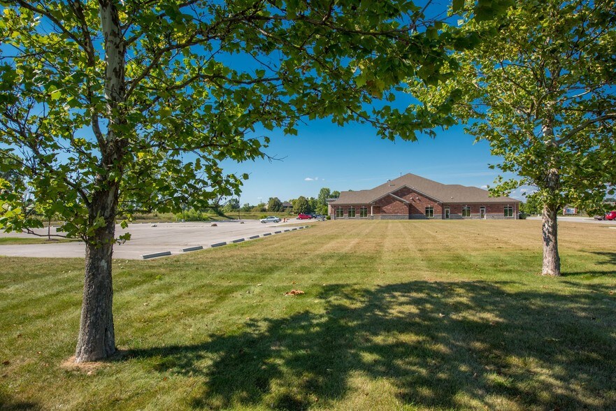 More Photos Of 4525 Wathen Dr, Hilliard Storefront Retail Office For Lease