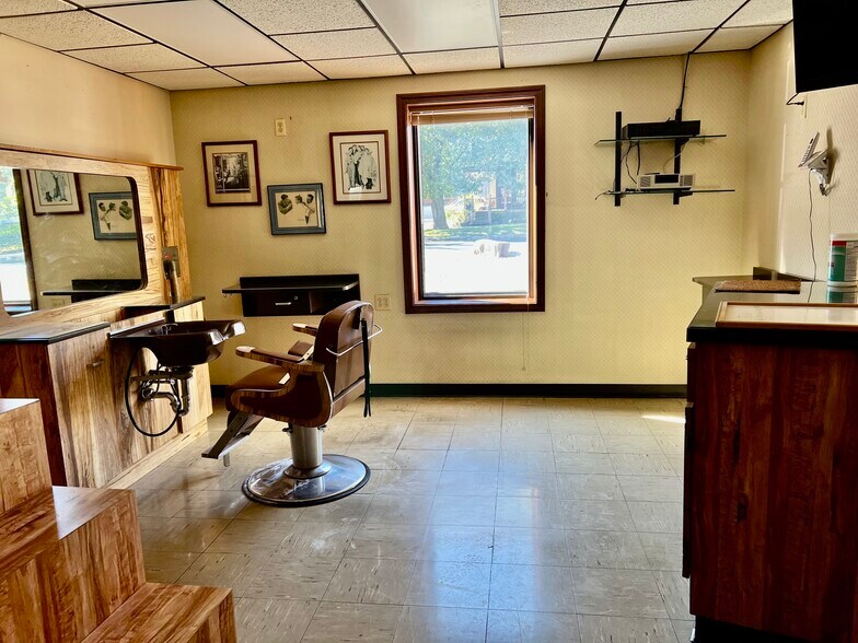 More Photos Of 2 Center St, Tariffville Freestanding For Sale
