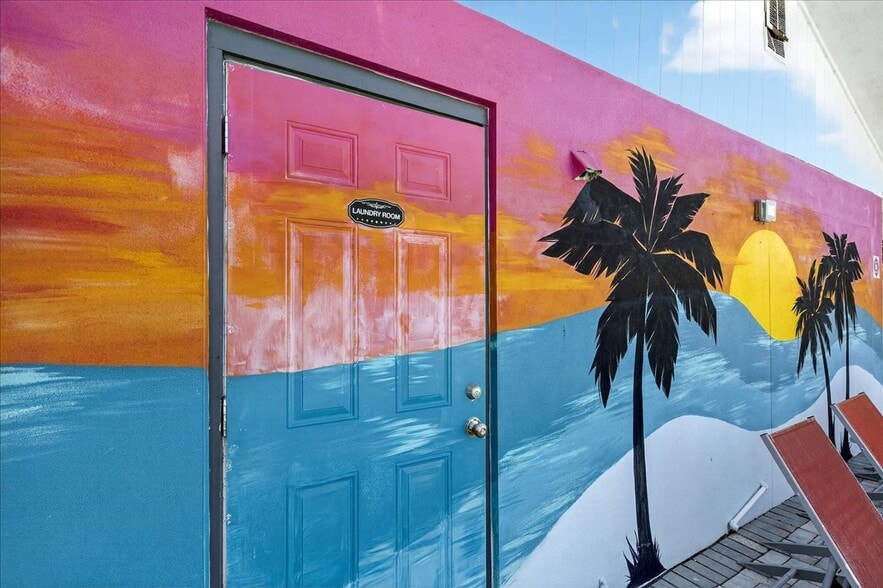 More Photos Of 520 73rd Ave, Saint Petersburg Hotel For Sale