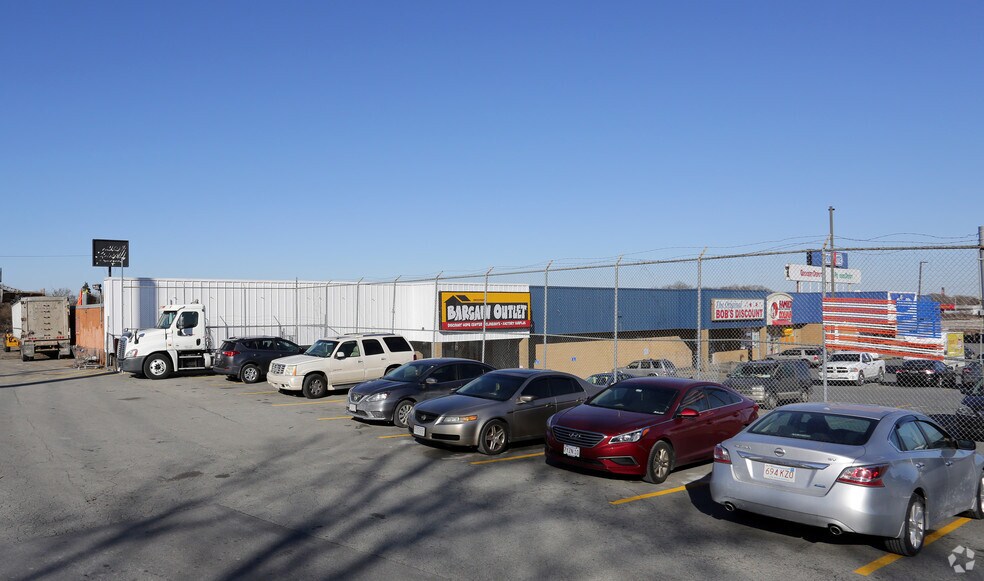 More Photos Of 139 Hathaway Rd, New Bedford Freestanding For Lease