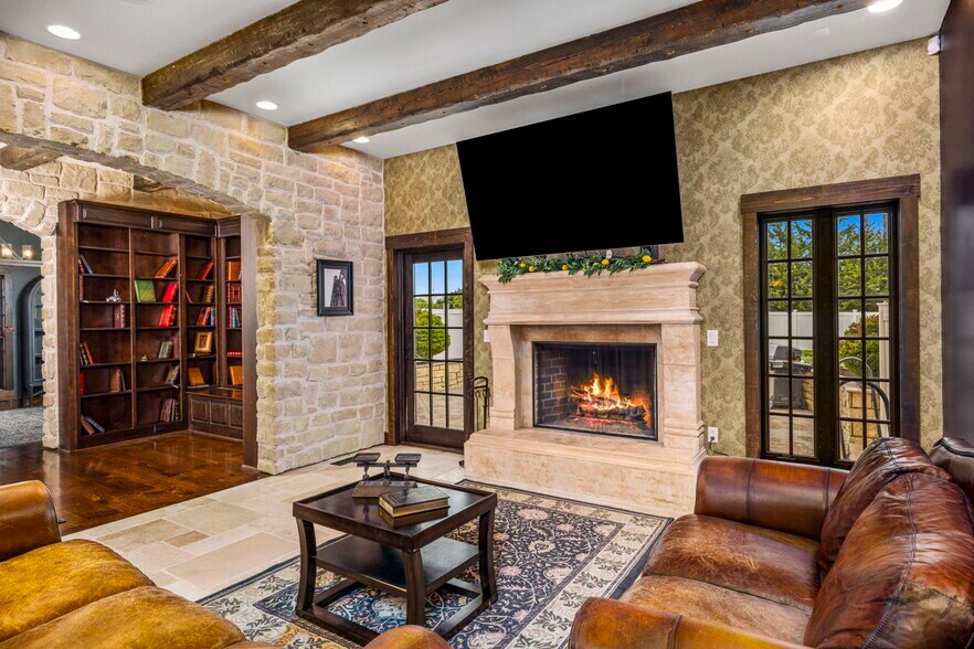 More Photos Of 4122 186th Blvd, Russell Specialty For Sale
