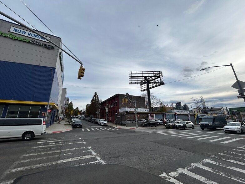 More Photos Of 122 18th St, Brooklyn Land For Lease