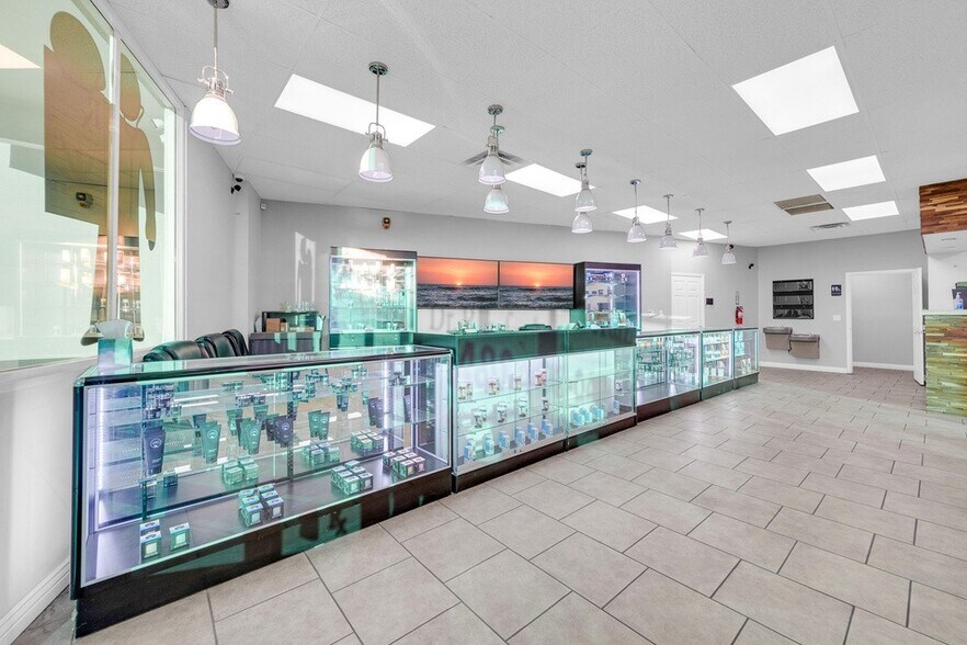 More Photos Of 3550 E Broadway Rd, Mesa Freestanding For Sale