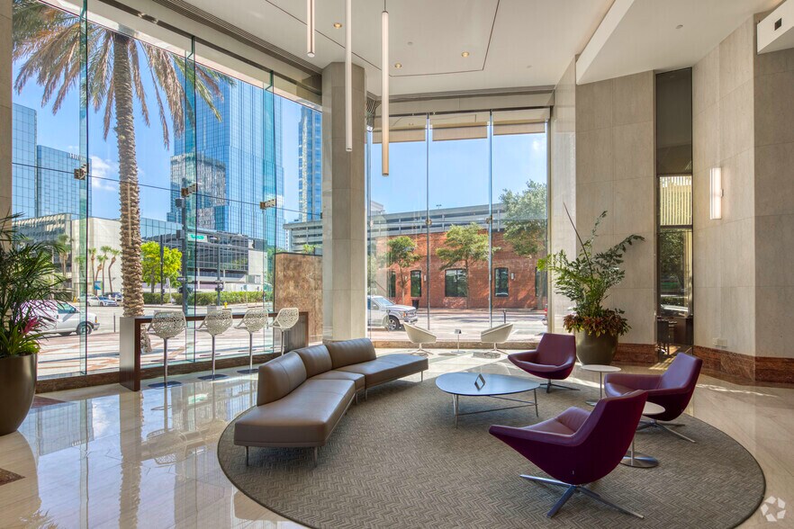 More Photos Of 100 S Ashley Dr, Tampa Office For Lease