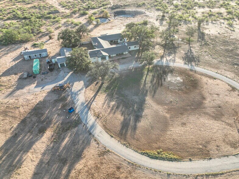 More Photos Of 2070 SW Loop 338, Odessa Specialty For Lease