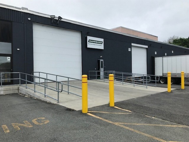 More Photos Of 100 Higginson Ave, Lincoln Distribution For Lease