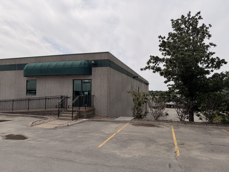 Primary Photo Of 8905 F St, Omaha Light Manufacturing For Lease