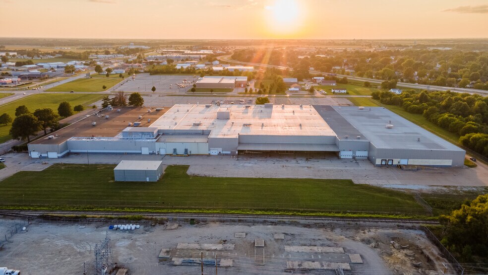 More Photos Of 510 E Agency Rd, West Burlington Manufacturing For Sale