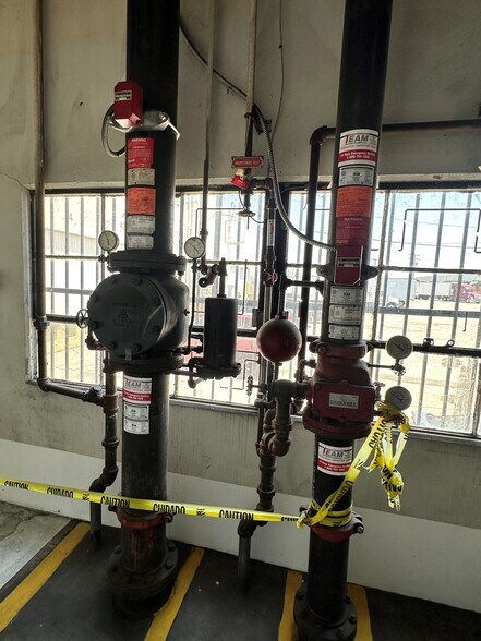 More Photos Of 4270-4310 S Maywood Ave, Vernon Warehouse For Lease