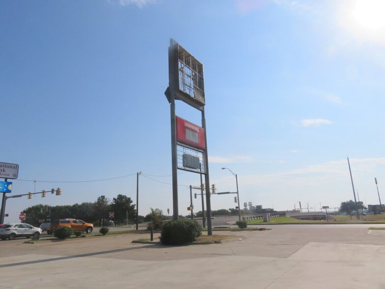 More Photos Of 898 NE Alsbury Blvd, Burleson Convenience Store For Sale