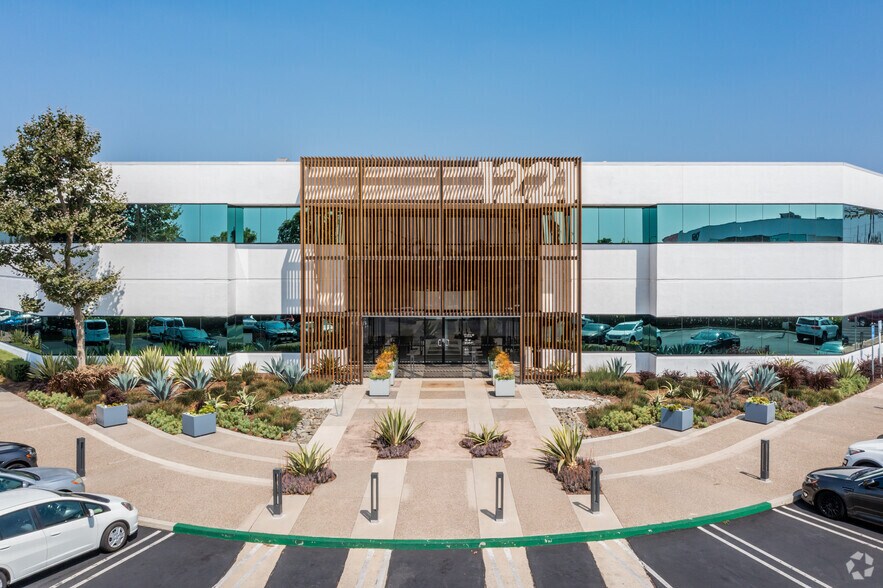 More Photos Of 1221 E Dyer Rd, Santa Ana Office For Sale