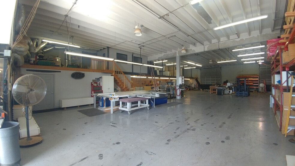 More Photos Of 2169 10th St, Sarasota Warehouse For Sale