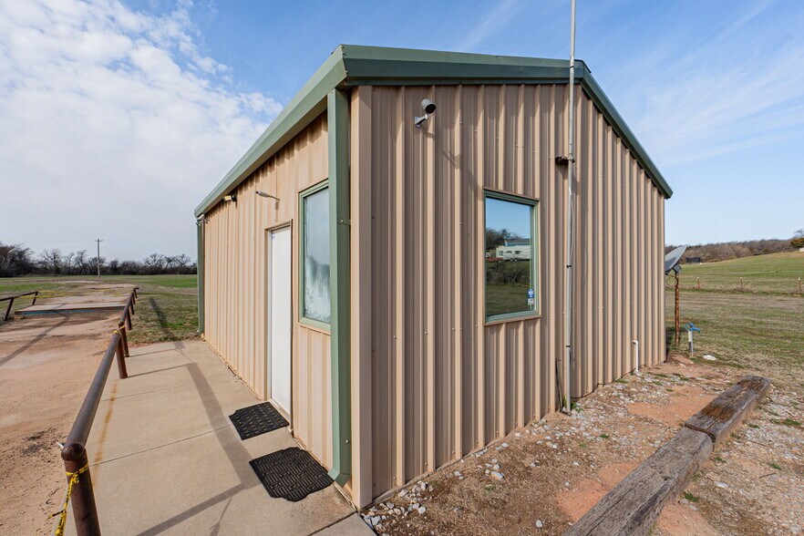 More Photos Of 12941 N Anderson Rd, Jones Land For Sale