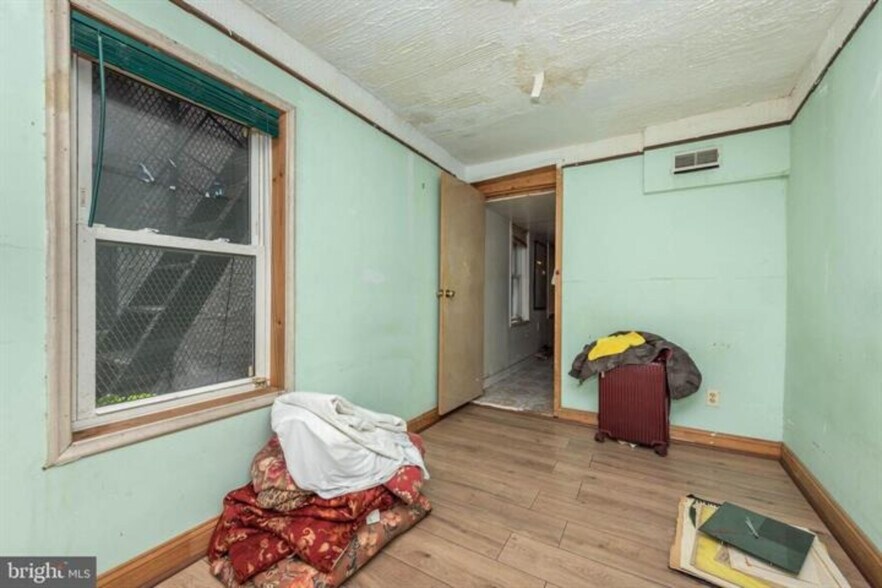 More Photos Of 212 W Saratoga St, Baltimore Storefront Retail Residential For Sale