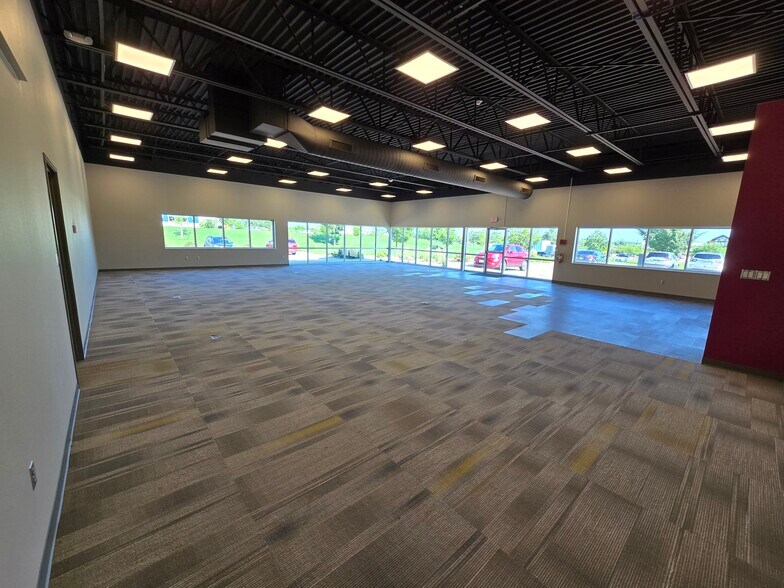 More Photos Of 1304 Technology Pky, Cedar Falls Office Residential For Lease