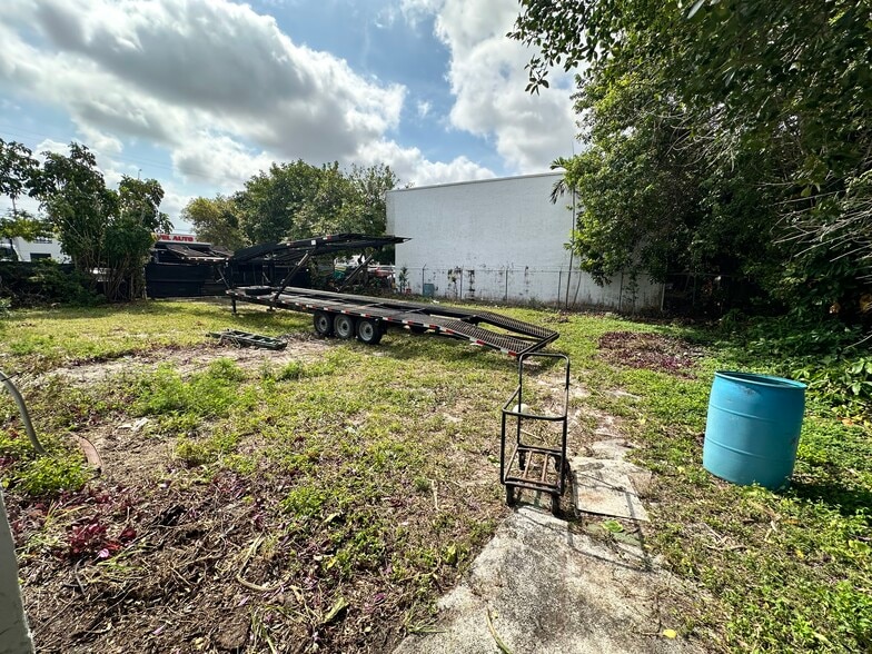 More Photos Of 2304 SW 60th Way, Miramar Auto Repair For Lease