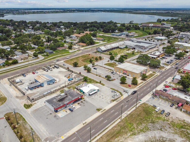 More Photos Of 275 S Lake Shore Way, Lake Alfred Restaurant For Sale