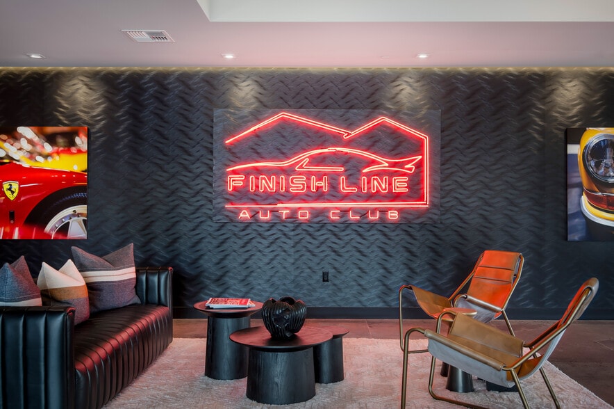 More Photos Of 3080 Airway Ave, Costa Mesa Showroom For Sale