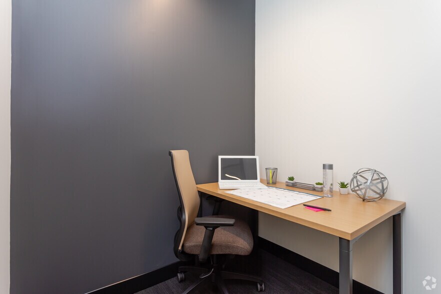 More Photos Of 600 Park Offices Dr, Durham Coworking Space