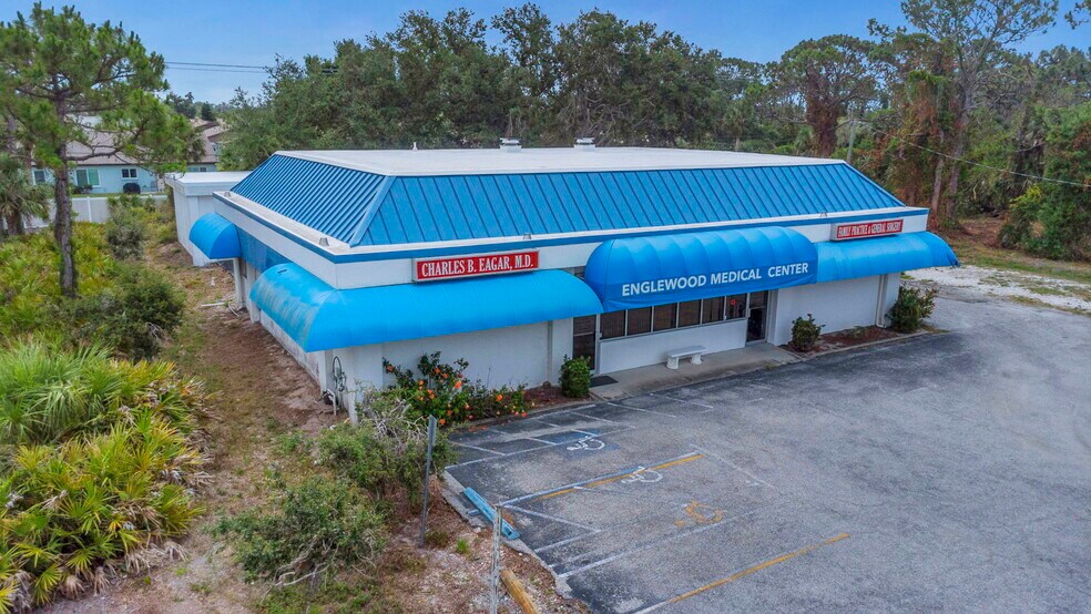 More Photos Of 655 N Indiana Ave, Englewood Medical For Sale