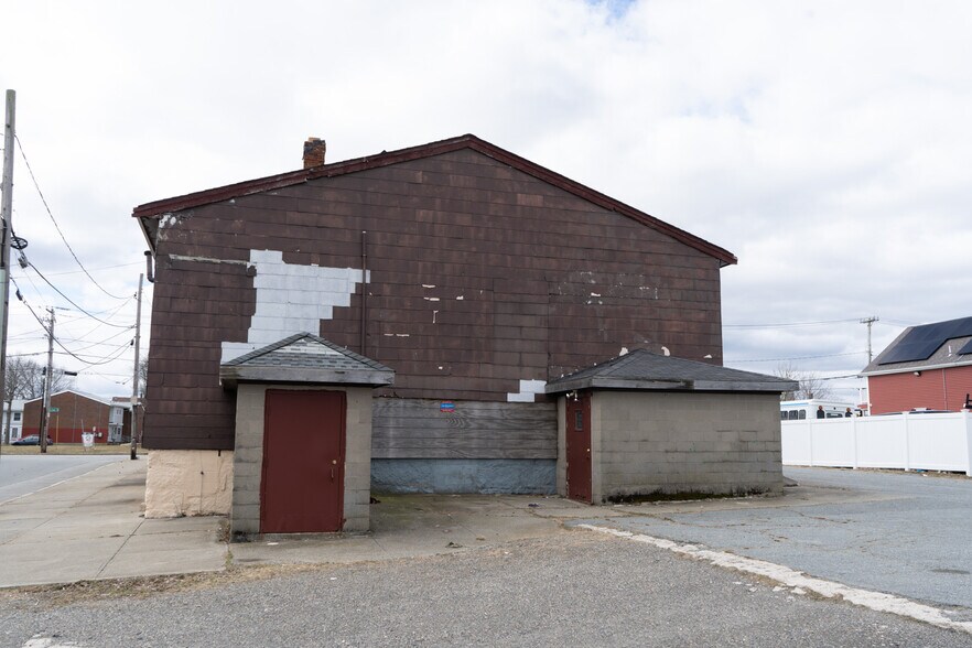 More Photos Of 418 S Front St, New Bedford Warehouse For Lease