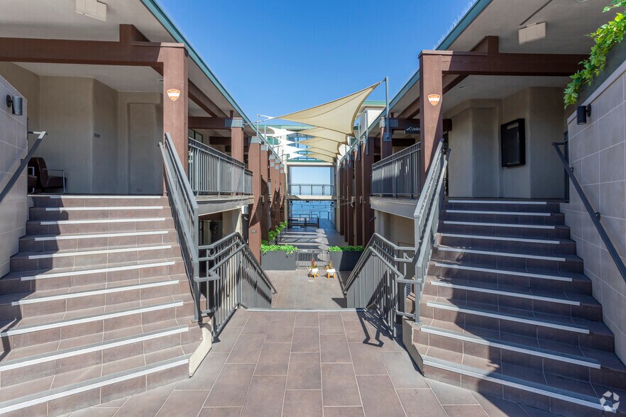 More Photos Of 1250 Prospect St, La Jolla General Retail For Lease