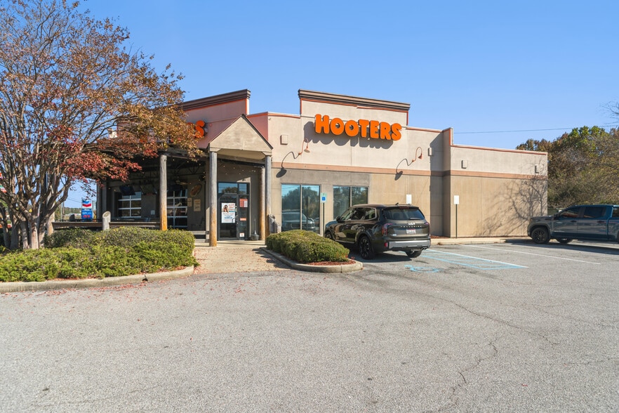 More Photos Of 400 Cahaba Valley Rd, Pelham Restaurant For Sale