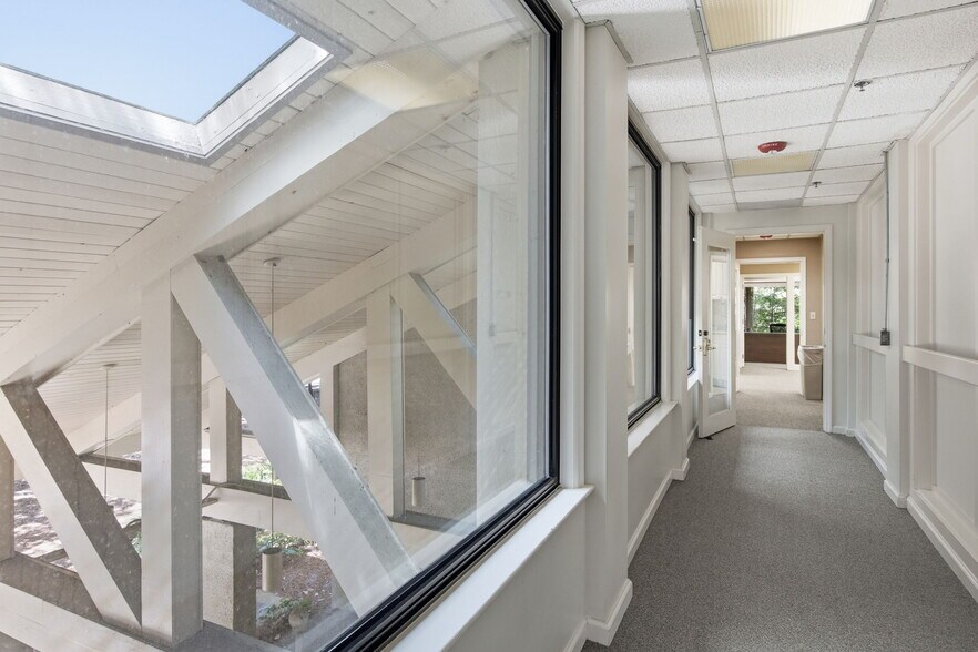 More Photos Of 1044 William Hilton Pky, Hilton Head Island Office For Sale