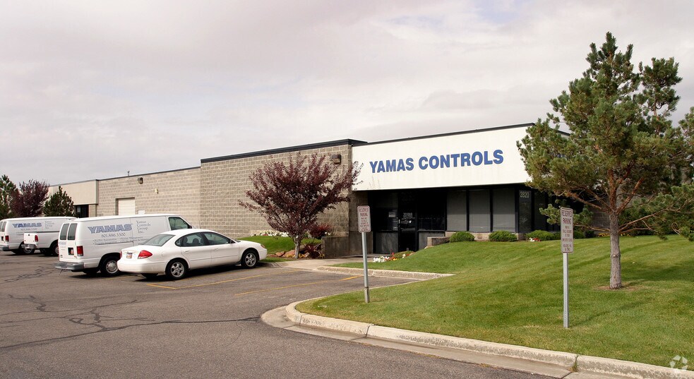 More Photos Of 2800-2826 S Redwood Rd, Salt Lake City Light Manufacturing For Lease