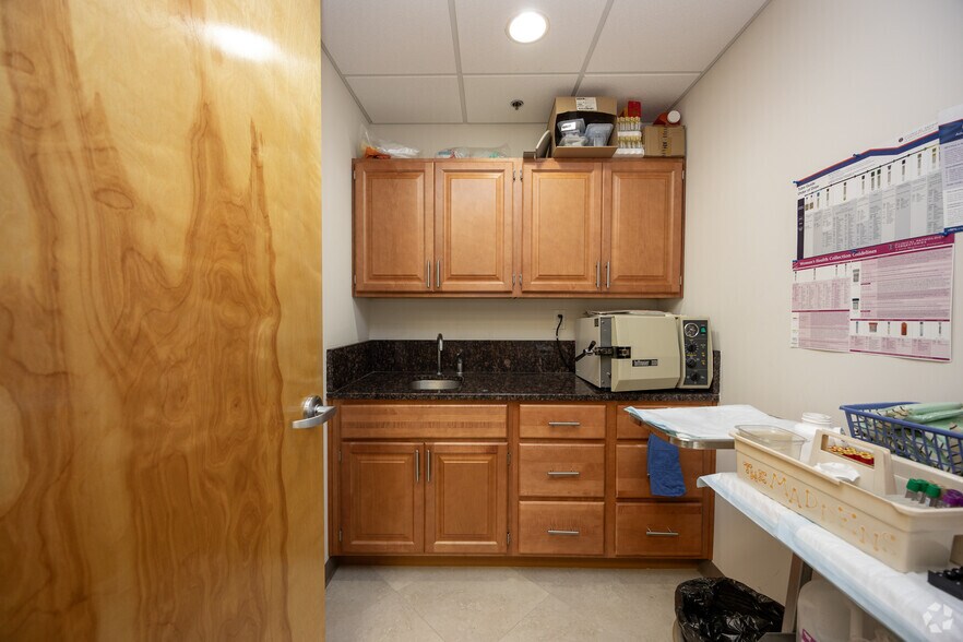 More Photos Of 5953 Buford Hwy NE, Doraville General Retail For Sale