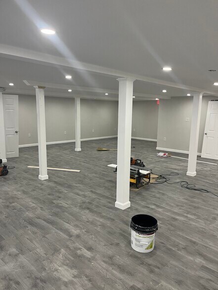 More Photos Of 547 Main St, Hyannis Storefront For Lease