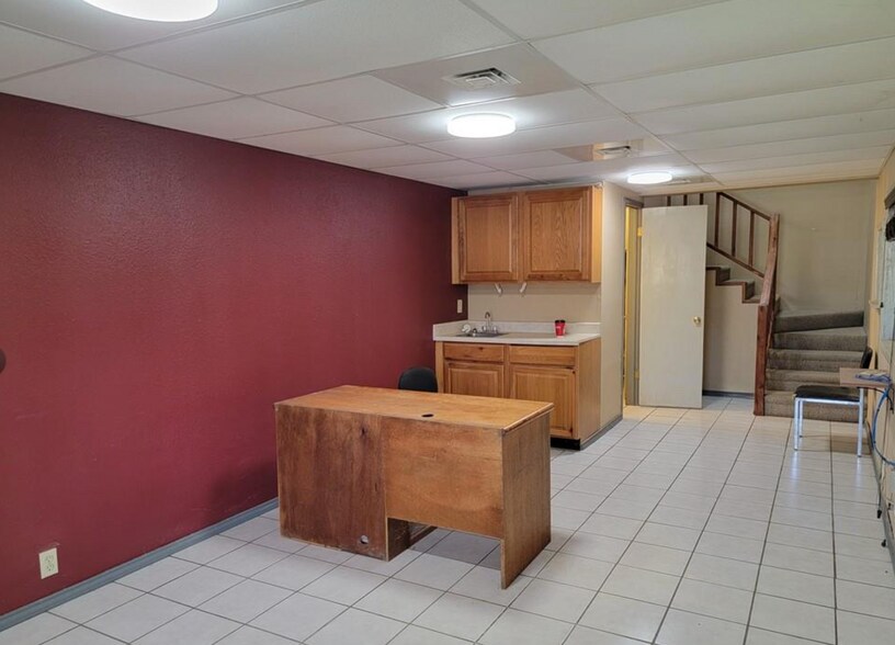 More Photos Of 221-E Avenue C, Milano Industrial For Lease