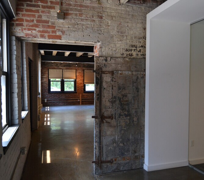 More Photos Of 982 S Front St, Columbus Apartments For Lease