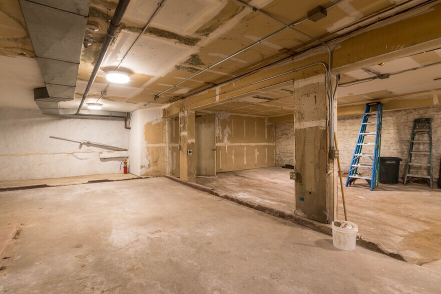 More Photos Of 612 Selby Ave, Saint Paul Storefront Retail Residential For Lease