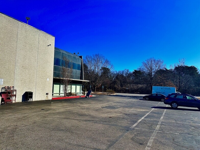 More Photos Of 2301 Dorsey Rd, Glen Burnie Office Residential For Lease