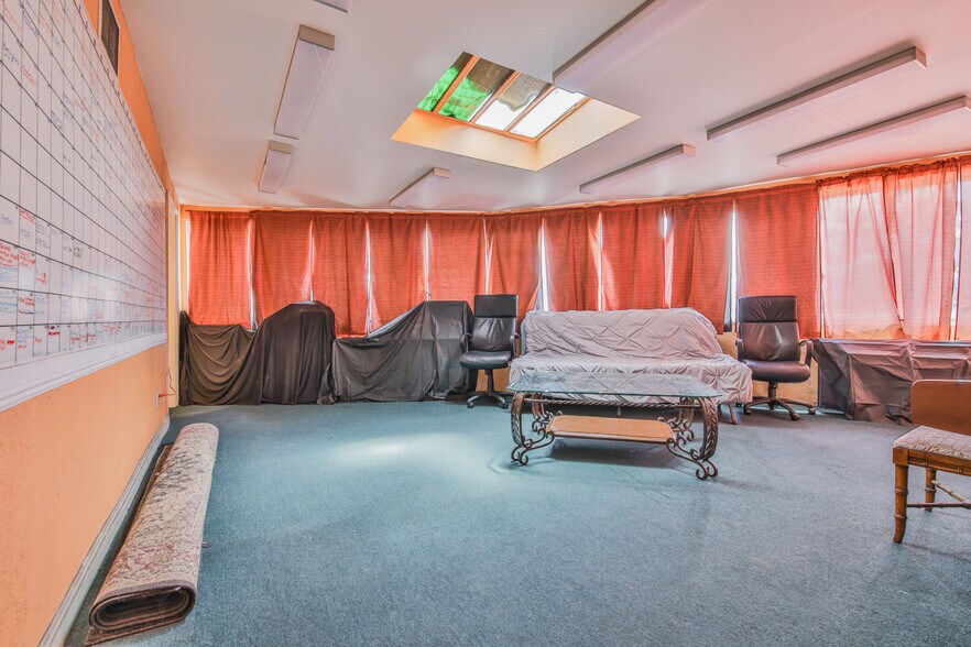 More Photos Of 5221 E Beverly Blvd, East Los Angeles Storefront Retail Residential For Sale