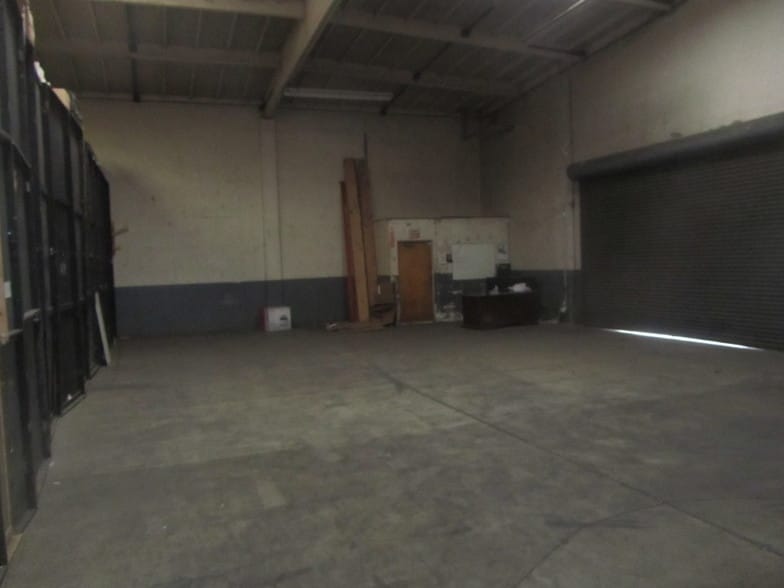 More Photos Of 2425-2429 E Olympic Blvd, Los Angeles Manufacturing For Sale