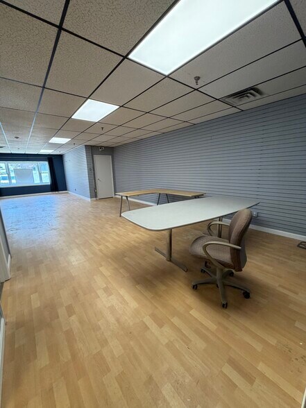 More Photos Of 1794 Bridge St, Dracut Storefront For Sale