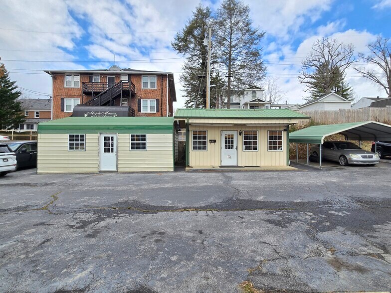 Primary Photo Of 700 Volunteer Pky, Bristol Auto Dealership For Sale